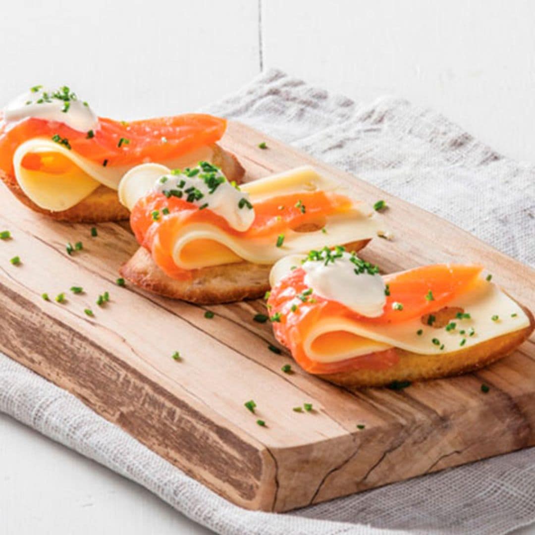 Crostini con salmón ahumado