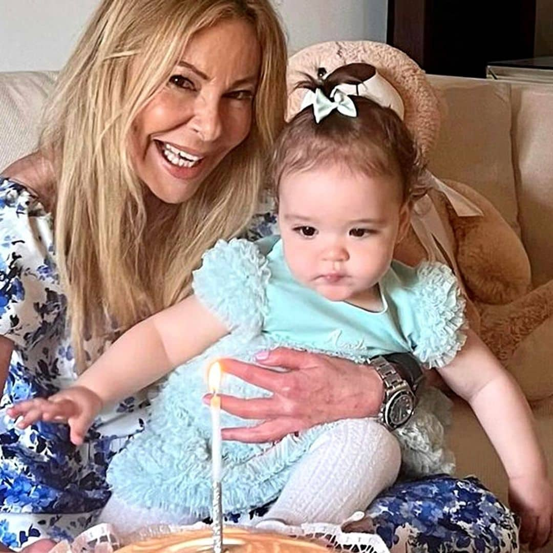 Las entrañables imágenes de Ana Obregón celebrando su primer cumpleaños con la pequeña Anita en casa