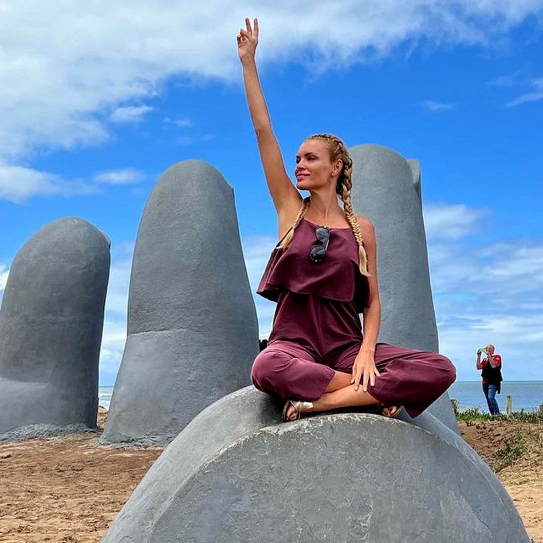 Esther Cañadas en Uruguay y Vanesa Lorenzo en Japón, dos formas diferentes (y muy exóticas) de despedir las fiestas