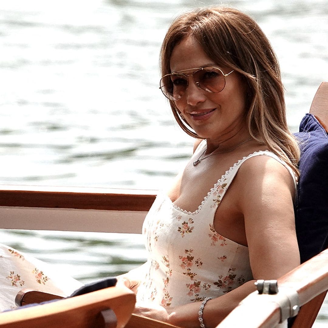 Jennifer Lopez, radiante en un relajante paseo por el Sena con Ben Affleck y sus hijas