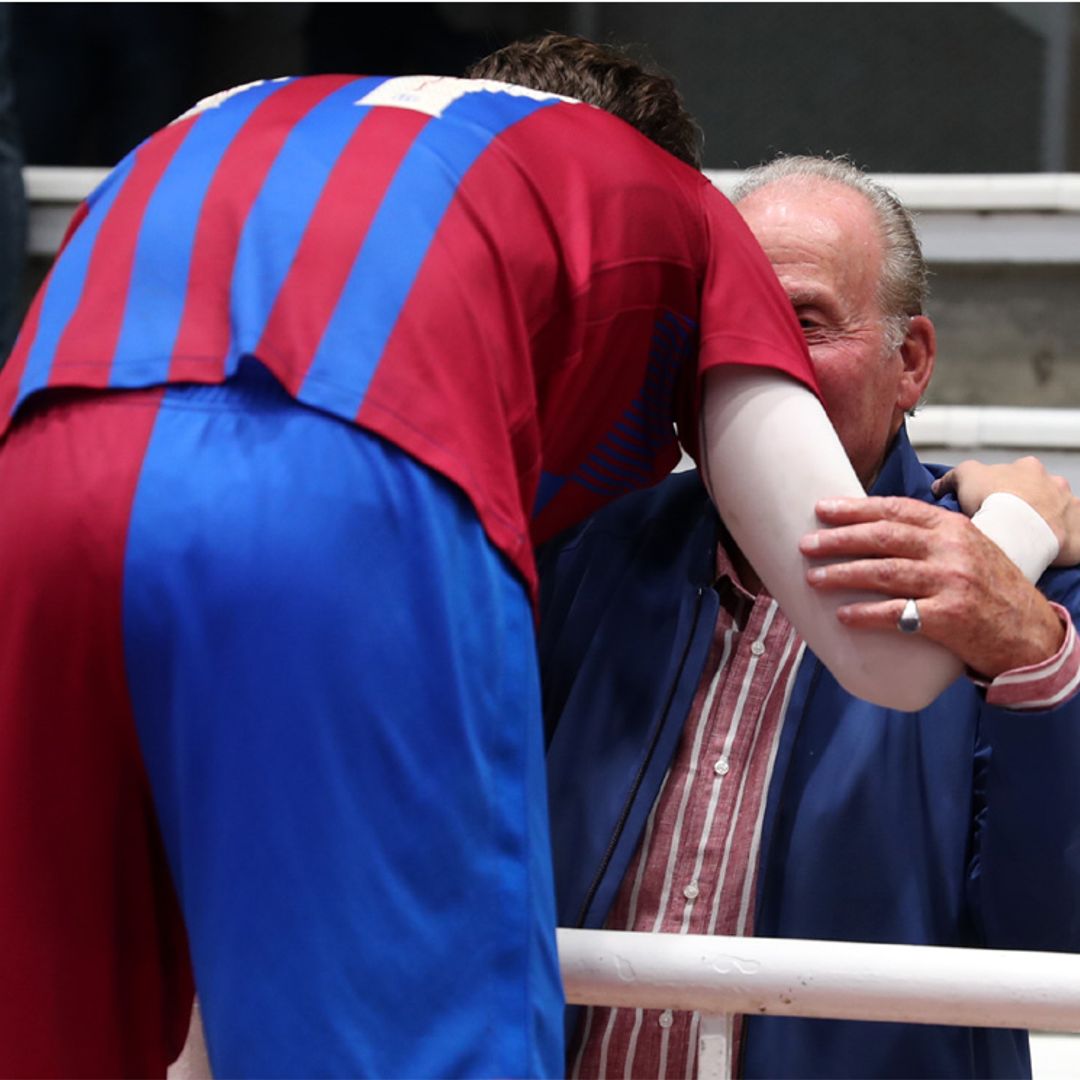 El cariñoso encuentro del rey Juan Carlos y su nieto Pablo Urdangarin en Pontevedra