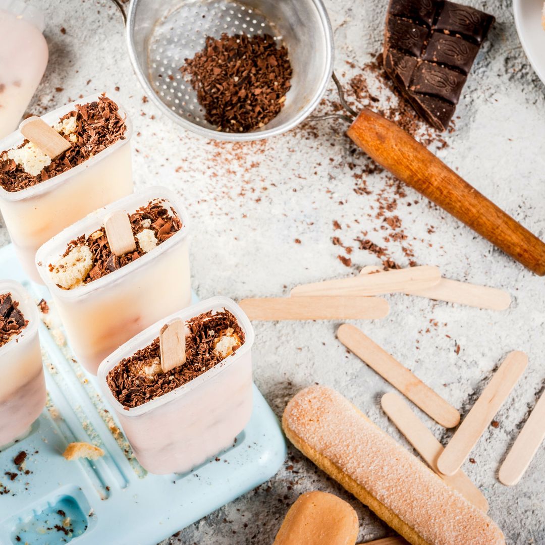 Polos de tiramisú con chocolate