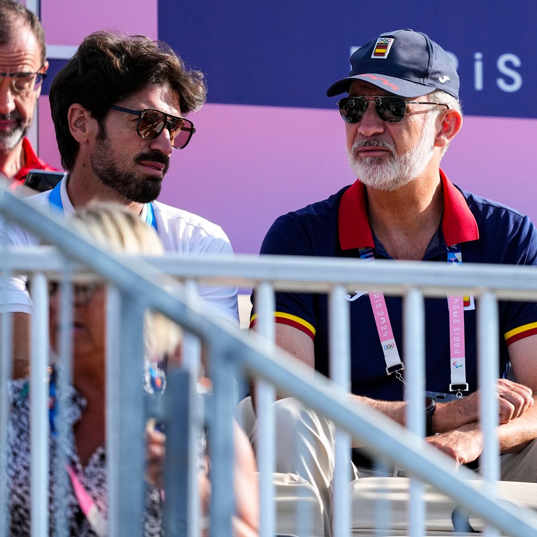 Javier Hernanz y el Rey Felipe durante los Juegos Olímpicos de Paris el 6 de agosto de 2024