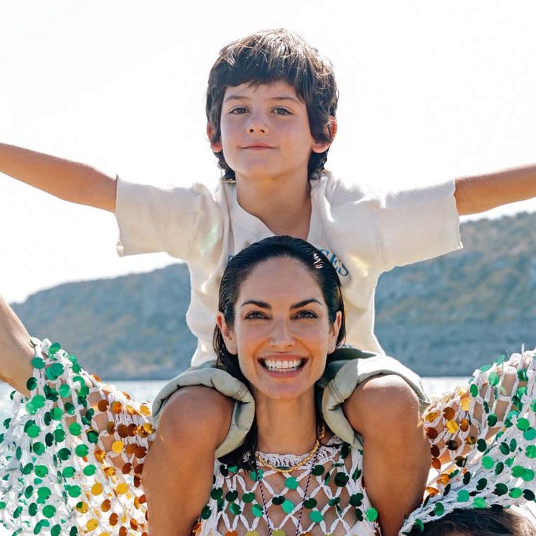 Eugenia Silva nos recibe junto a sus hijos en su paraíso de Formentera