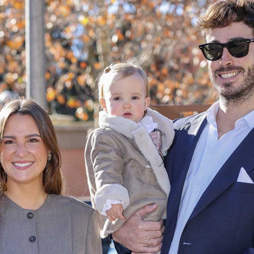 Marta Pombo brilla con vestido lady y marcando cintura en el bautizo de su sobrina