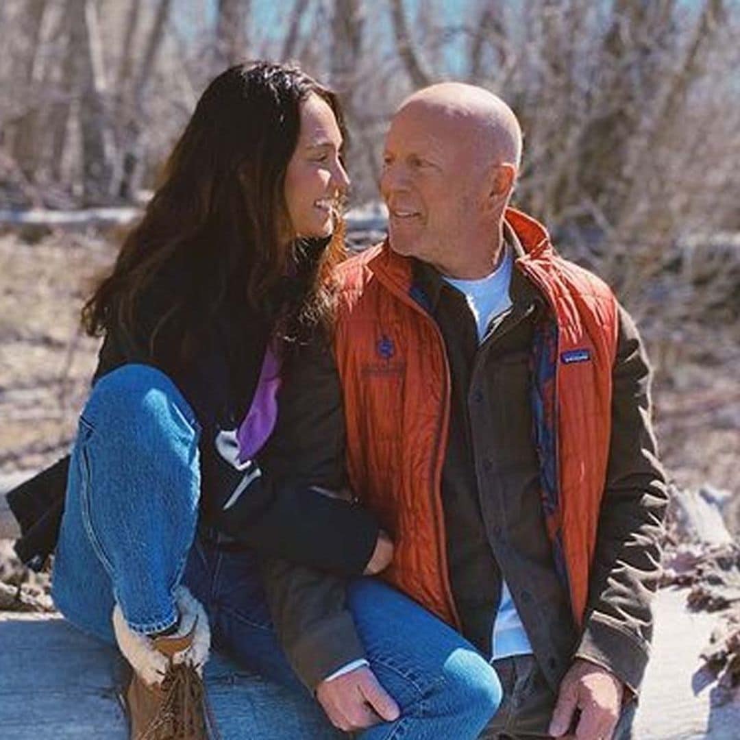 La esposa de Bruce Willis comparte imágenes inéditas de los dos para despedir el año más difícil del actor