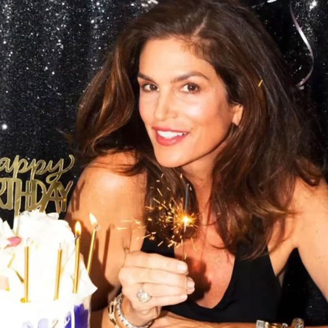 Cindy Crawford celebra su 56 cumpleaños con una profunda reflexión y un posado en bañador