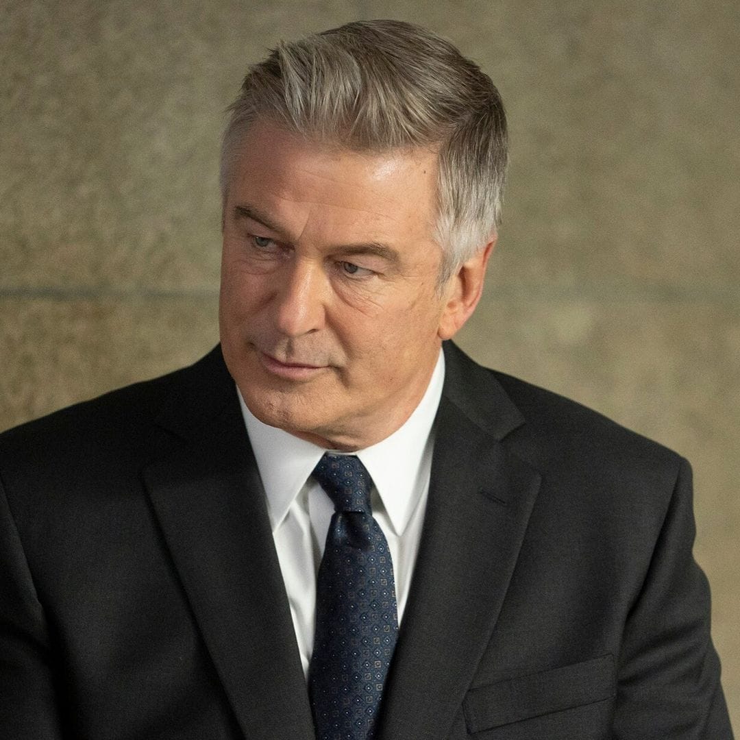 Alec Baldwin y su emotivo abrazo con los familiares de Halyna Hutchins