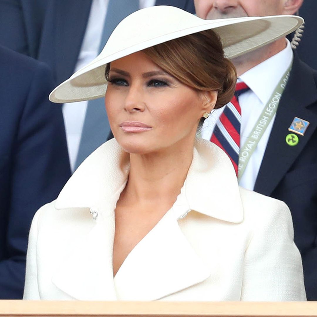 El look 'años 50' con el que Melania culmina su maratón de estilo en Reino Unido