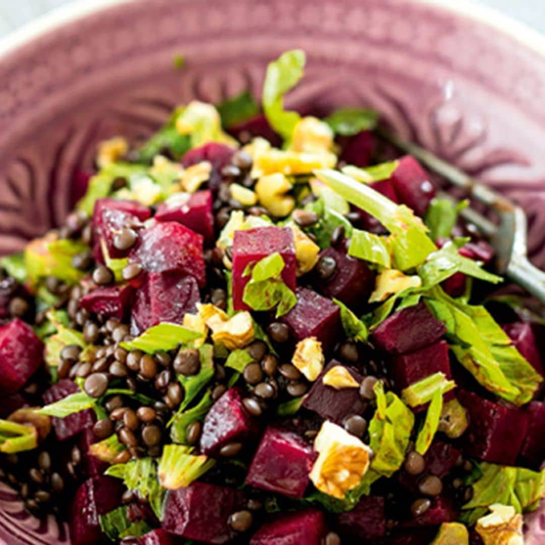 Ensalada de remolacha con lentejas y frutos secos