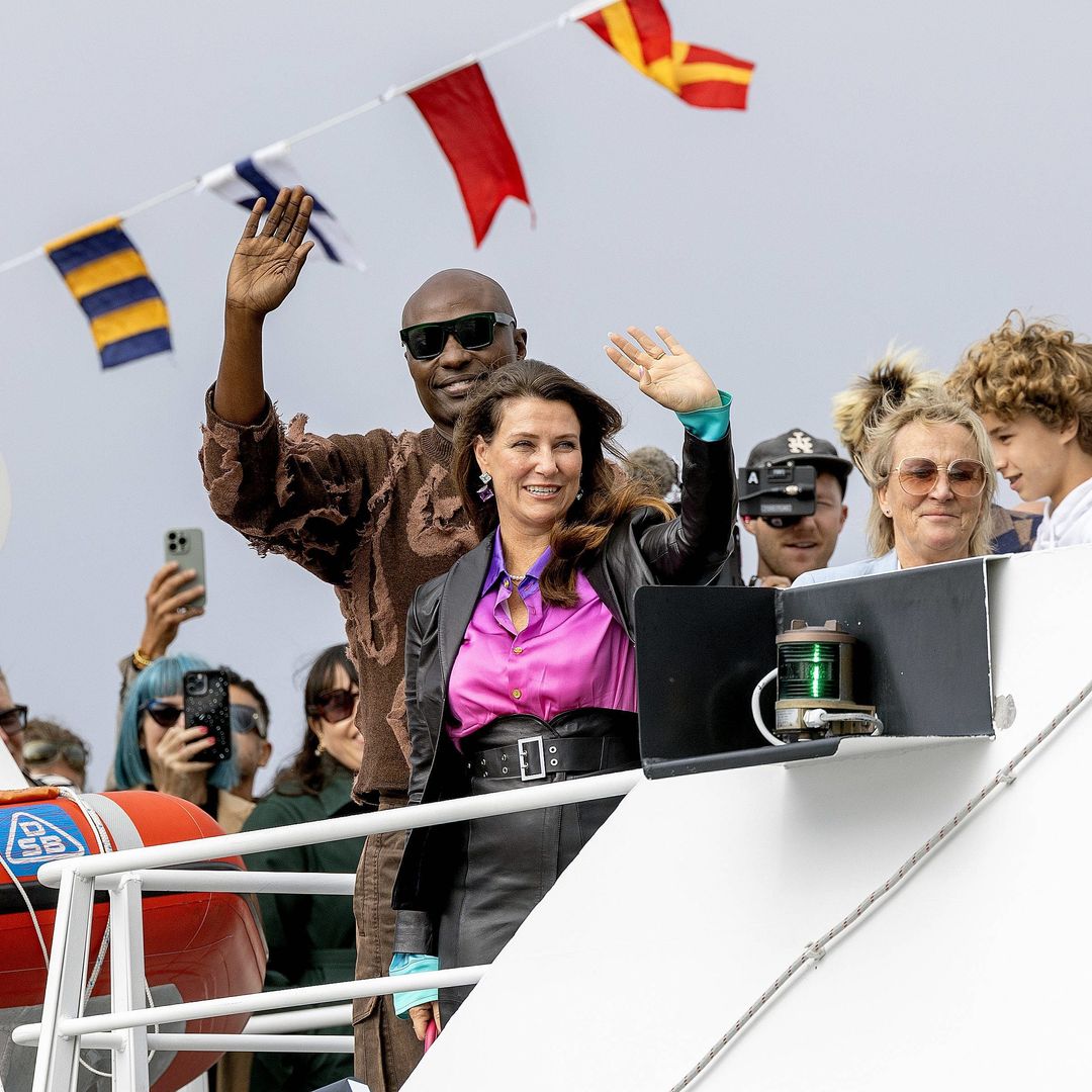 Exclusiva: Marta Luisa y Durek Verrett, radiantes de felicidad, de paseo en barco con los invitados de su boda