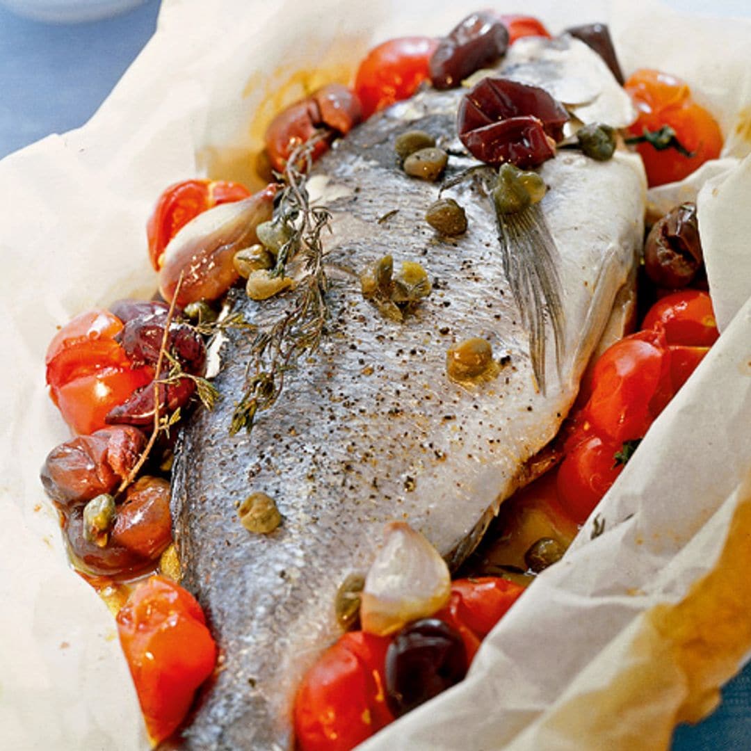 Dorada en papillote con tomatitos