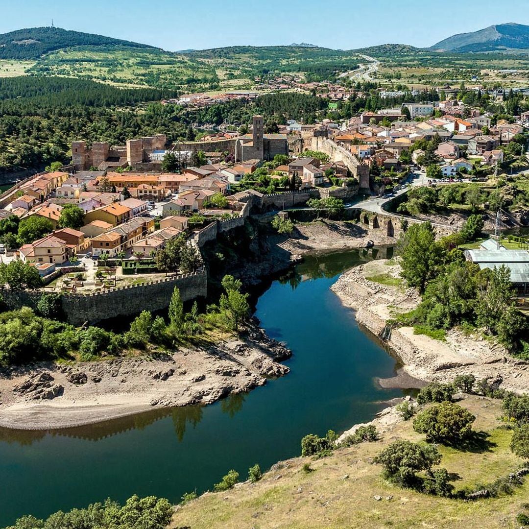 De Buitrago a Somosierra (Madrid): murallas, picassos y cascadas