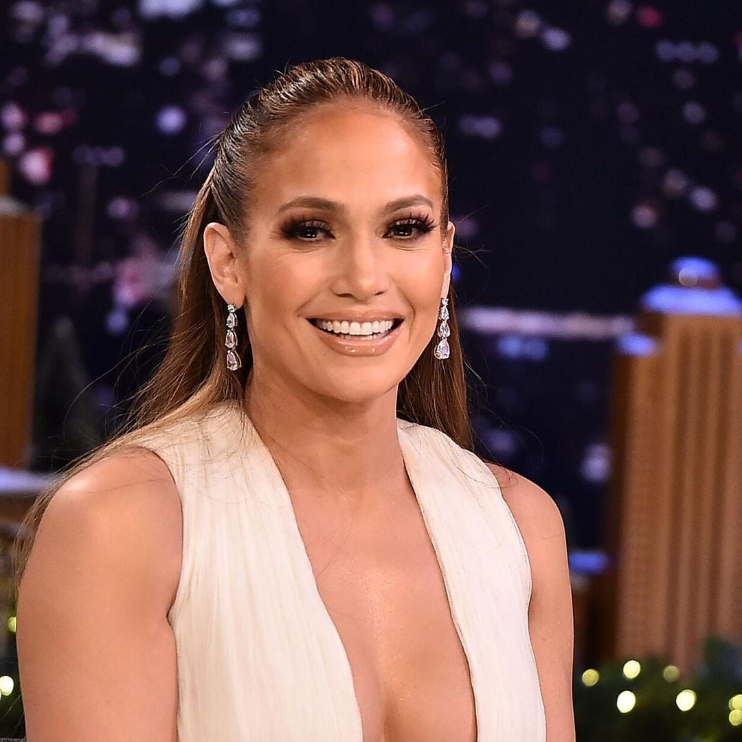 Los infaltables productos que usa Jennifer Lopez para su makeup perfecto