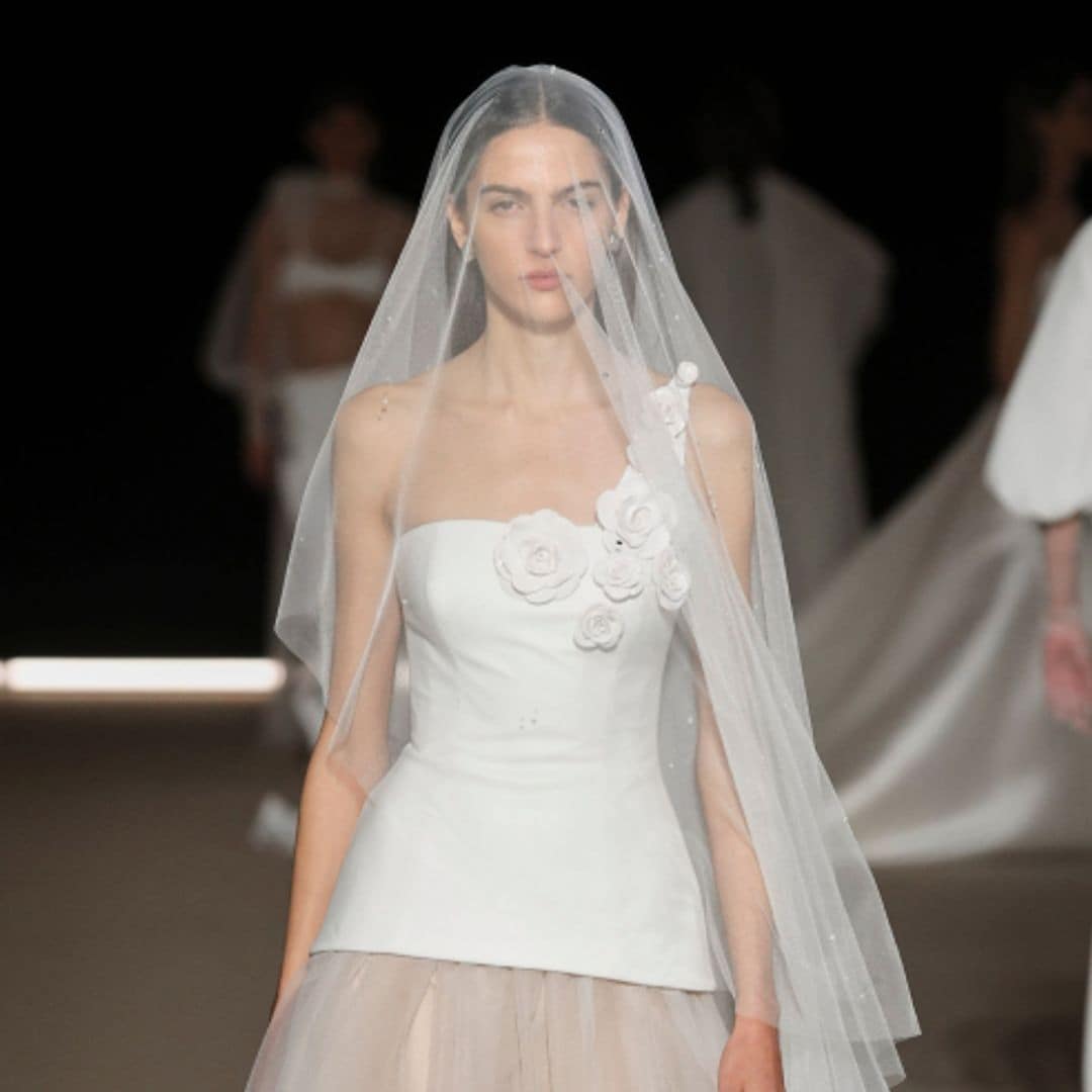 Adelantamos las próximas tendencias de novia: inspírate en estos looks de pasarela si te casas en 2025