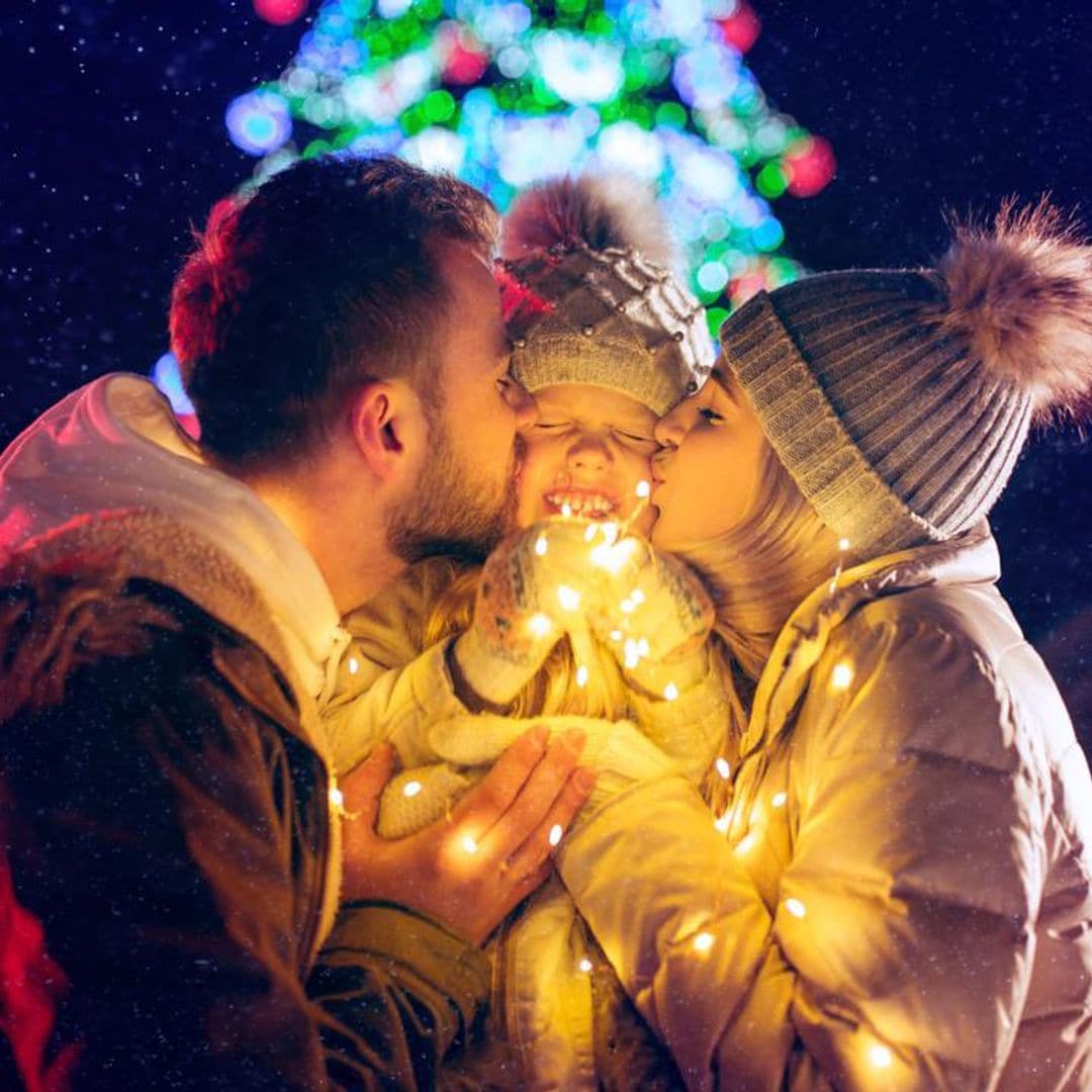 familia disfrutando de un plan en la ciudad en navidad 