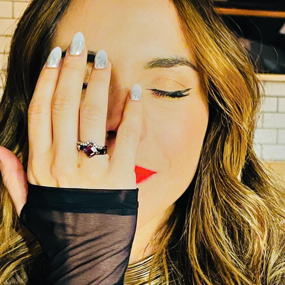 Carolina Gaitán presume un espectacular anillo