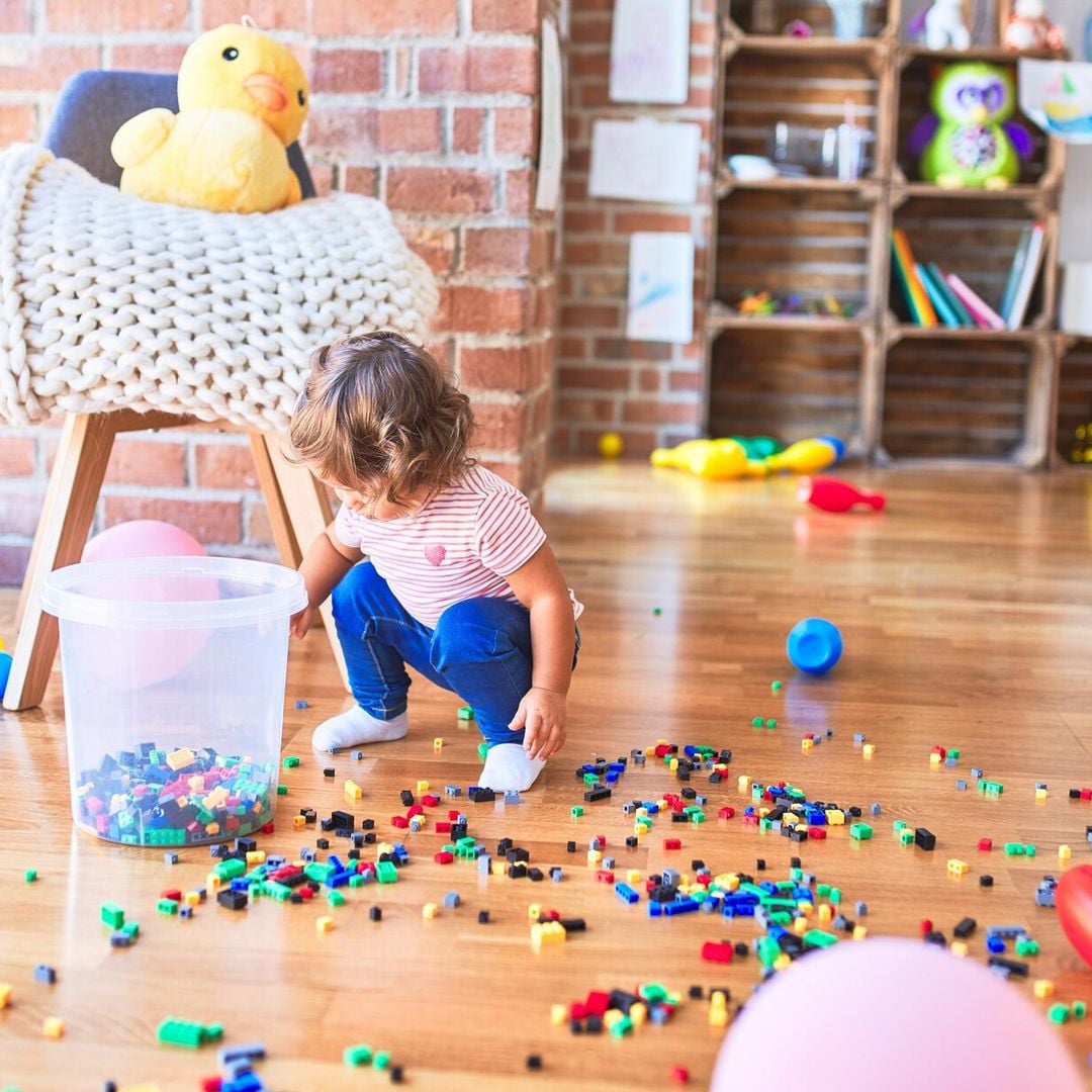 9 trucos útiles para enseñar a recoger a niños pequeños