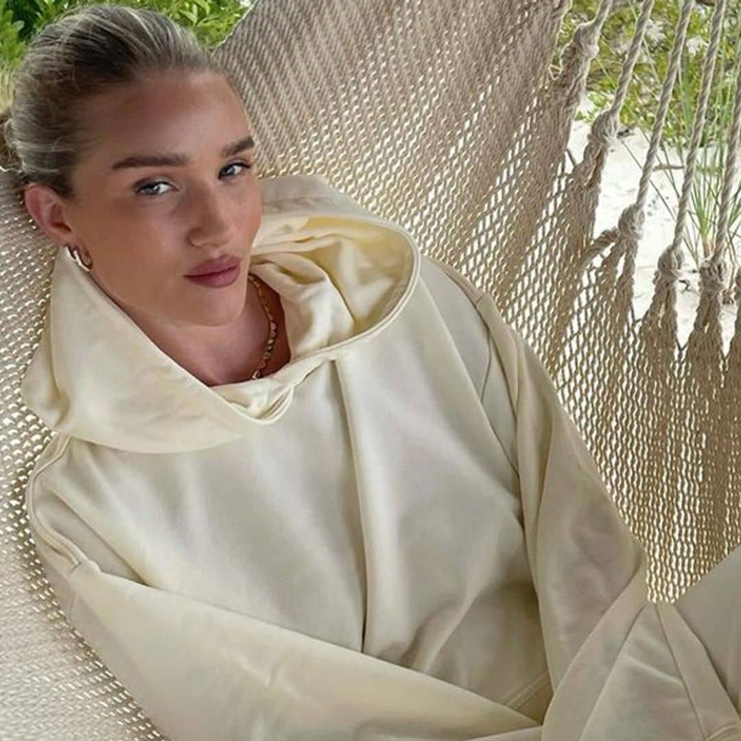 ¿Llevar chándal incluso en verano? La última ocurrencia de Rosie Huntington-Whiteley