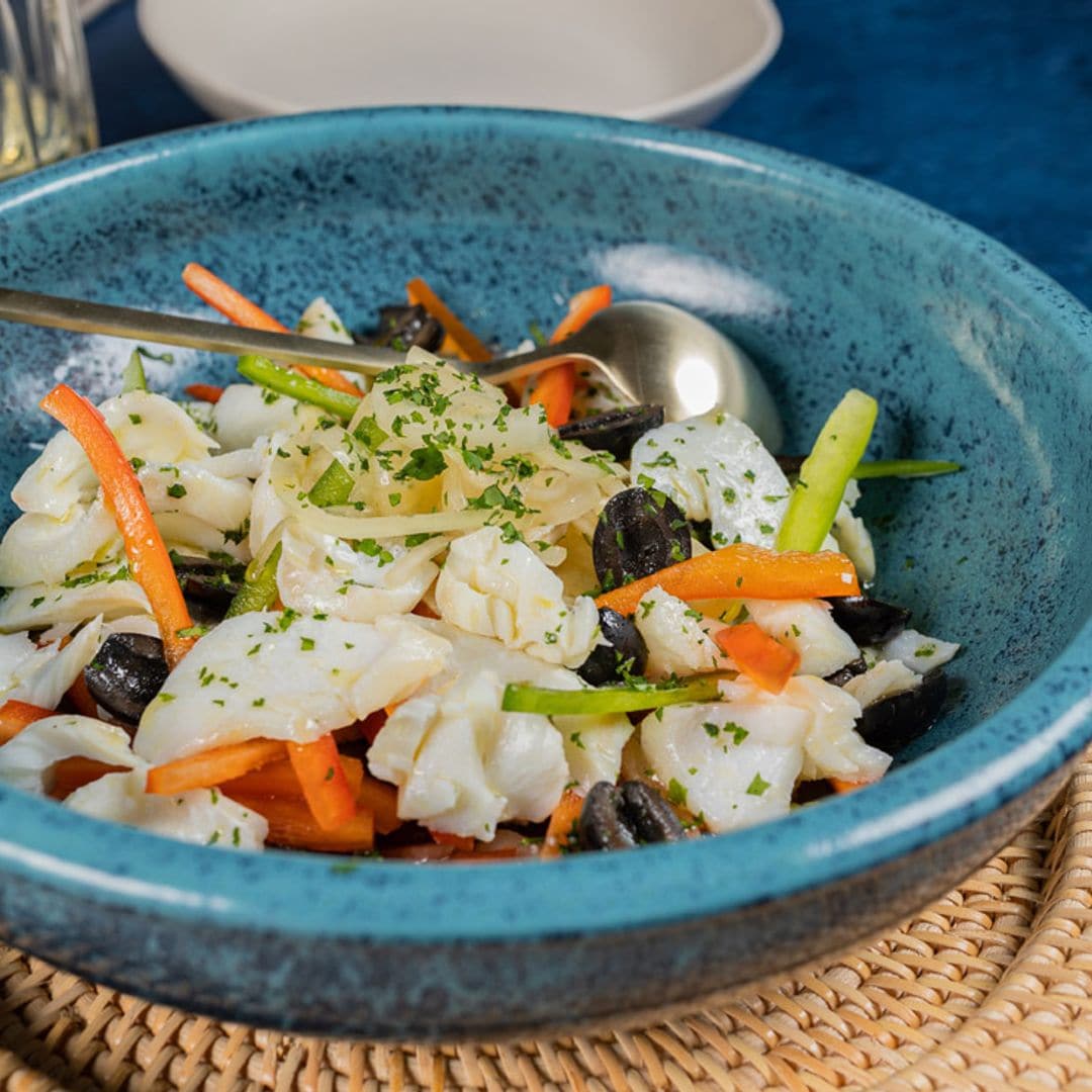 Ceviche templado de lascas de skrei noruego