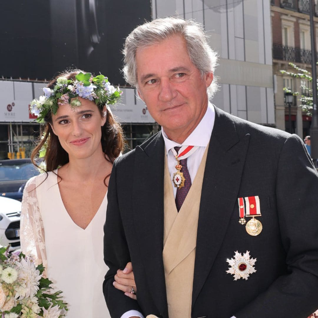 Clotilde Entrecanales, hija del presidente de Acciona, elige un romántico look nupcial con corona de flores