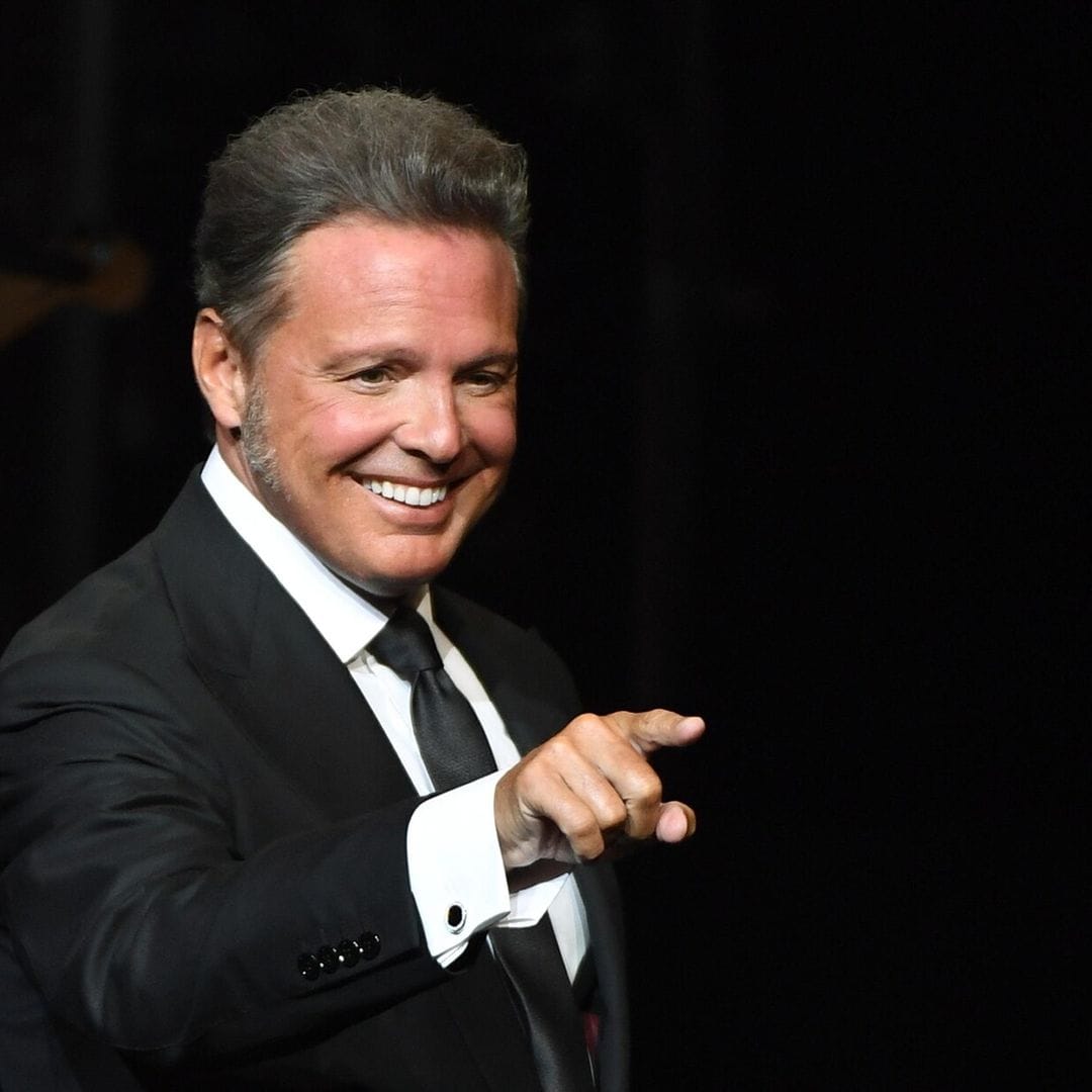 Luis Miguel pone en venta lujoso yate en el que celebró sus 50 años