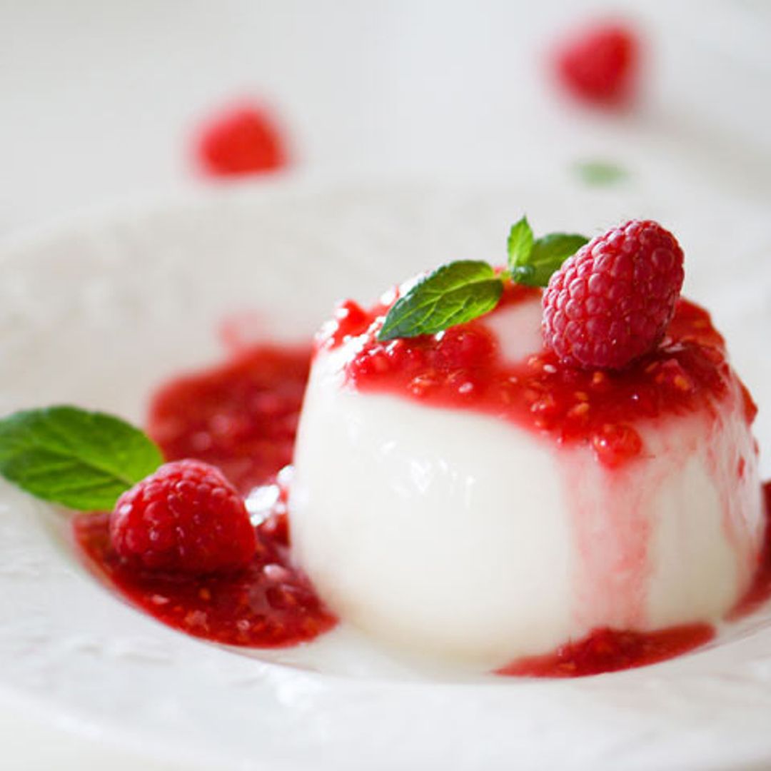 'Panna cotta'  con frambuesas