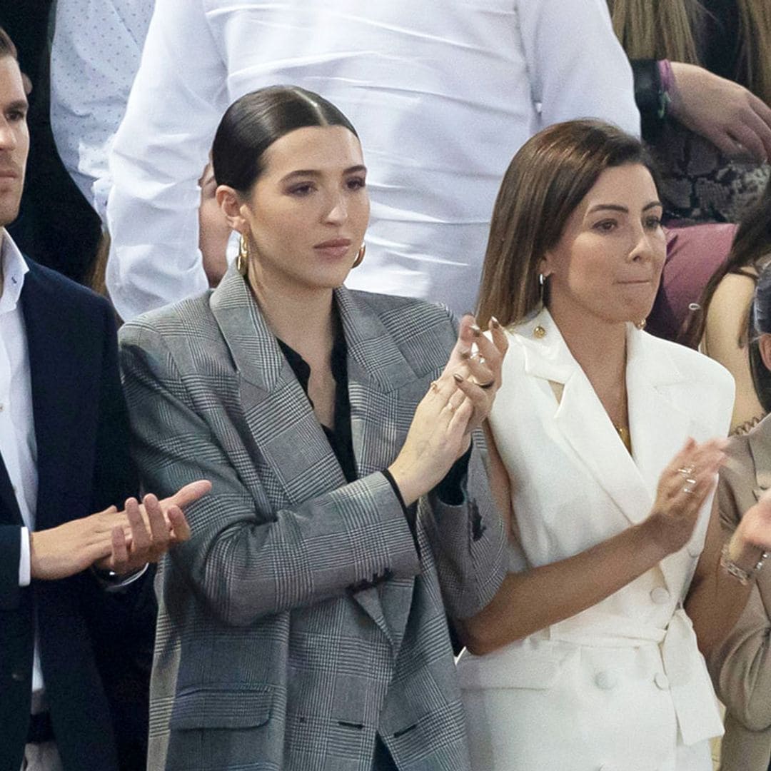 El susto de Virginia Troconis y Alba Díaz tras ver en directo la cogida de Manuel Díaz 'El Cordobés'