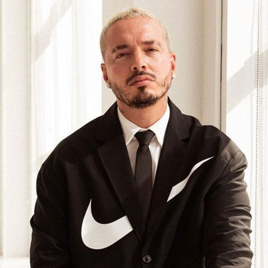 J Balvin, feliz de tener su tercer avión, envía un inspirador mensaje a sus fans