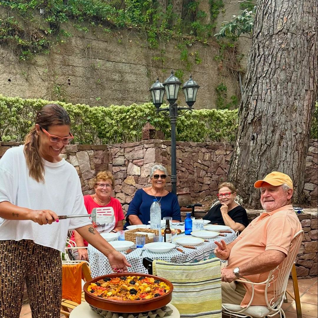 El plan más familiar de Nuria Roca en su pueblo de la infancia para despedir sus vacaciones