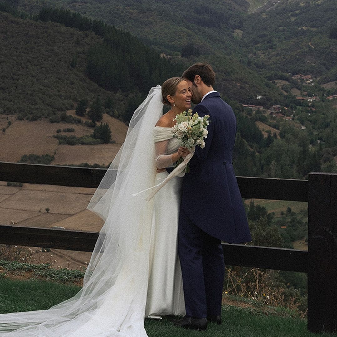 Eugenia, la novia velada que se casó con un vestido de satén y mangas de tul en los Picos de Europa