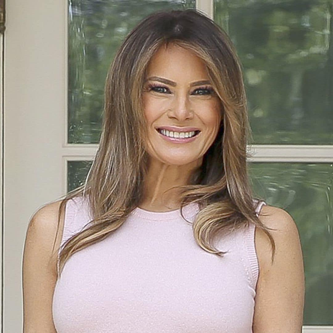 La razón por la que Melania Trump ha estrenado en Kenia su falda de violetas