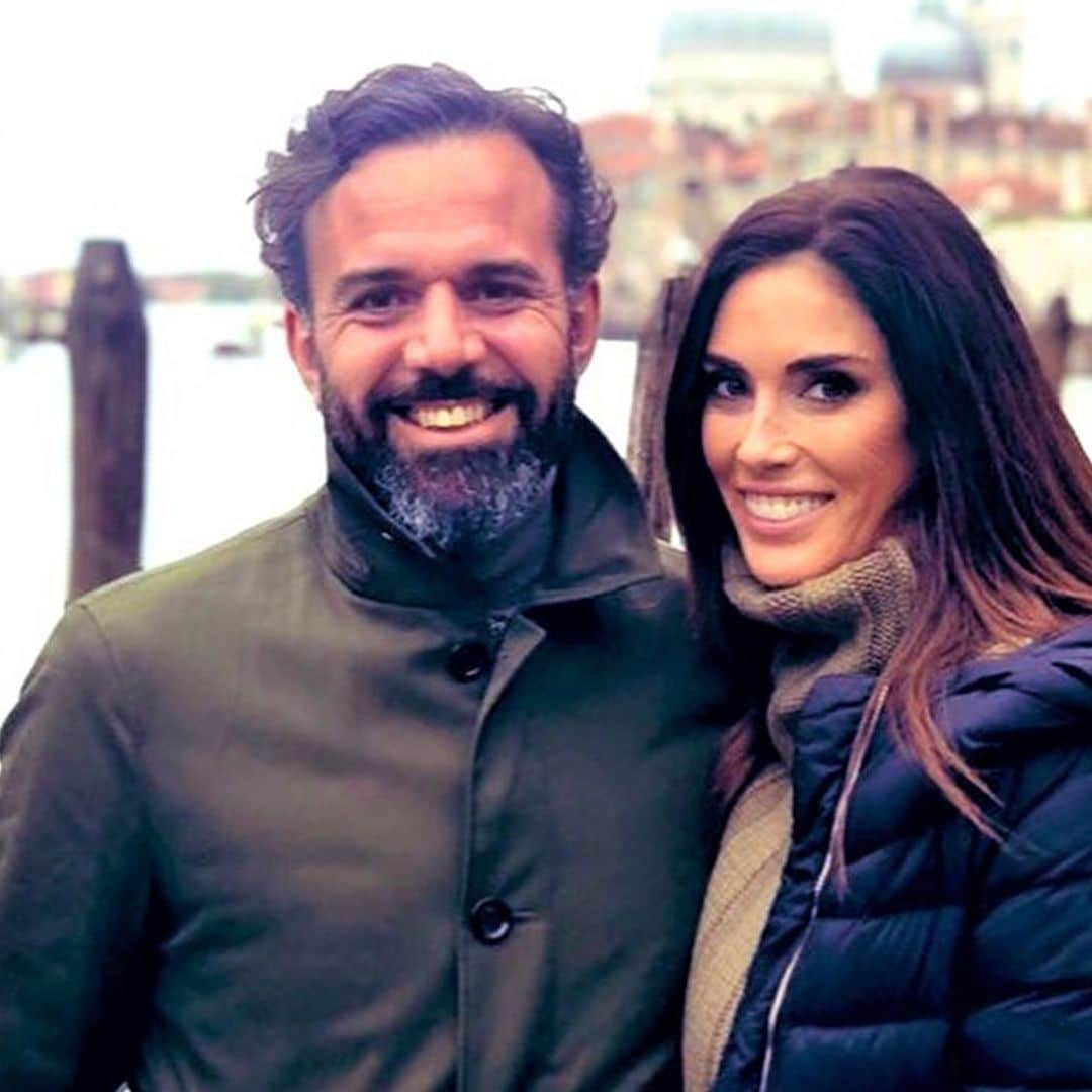 Periodista, 26 años junto a ella y tremendamente discreto, así es Carlos Rodríguez, el marido de Isabel Rábago