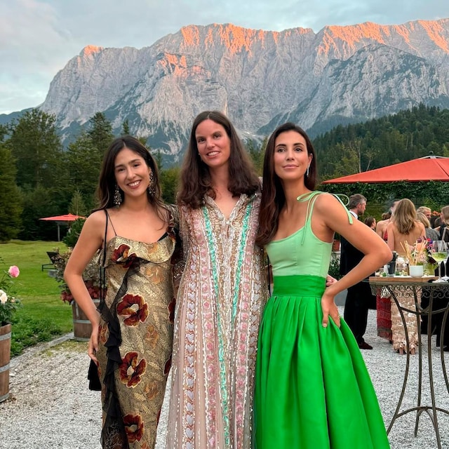 Claudia Echevarría, Astrid von Liechtenstein y Sassa de Osma en una boda en Baviera