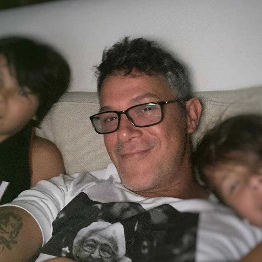 Alejandro Sanz comparte foto inédita junto a sus cuatro hijos