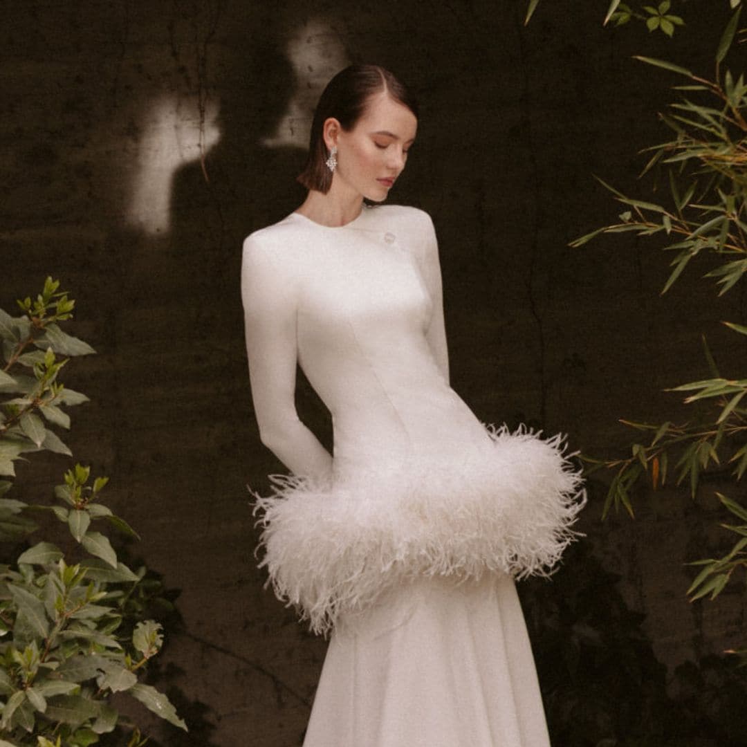 Vestidos sobrios y elegantes para novias que buscan impresionar desde el minimalismo, lo nuevo de Luis Infantes