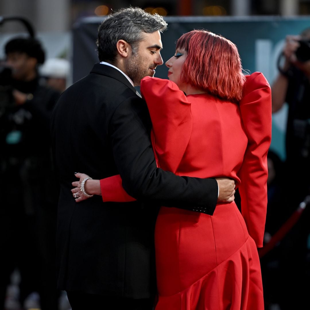 Lady Gaga revela la poco convencional forma en que le propuso matrimonio su novio