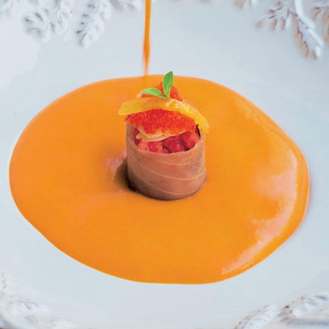 Gazpacho de tomatitos cherry con tartar de salmón