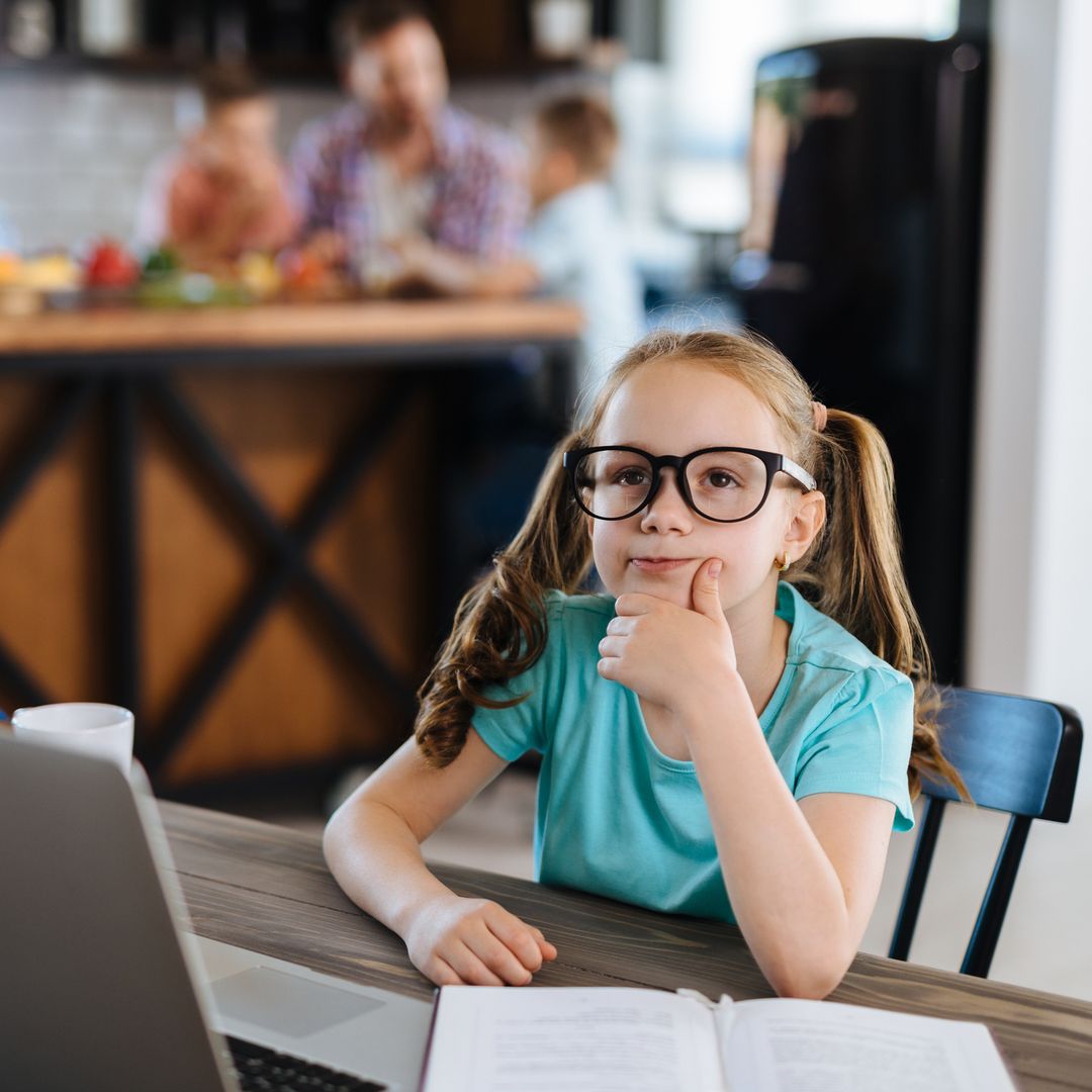 Cómo fomentar el pensamiento crítico en niños y adolescentes