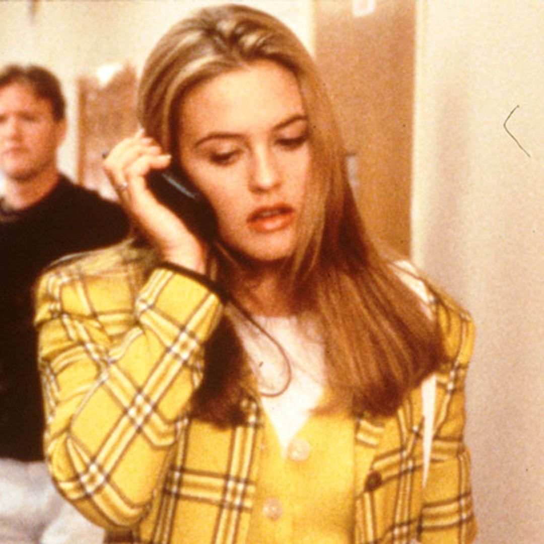 Alicia Silverstone vuelve a lucir el icónico look de la película ‘Fuera de onda’ 22 años después