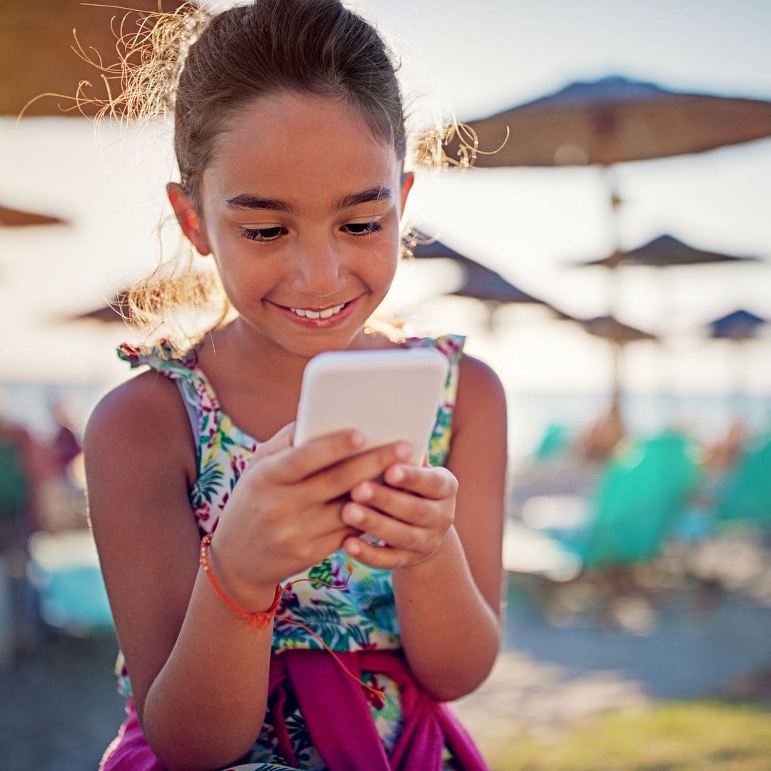 Cómo aprovechar el verano para que tus hijos pasen menos tiempo con el móvil