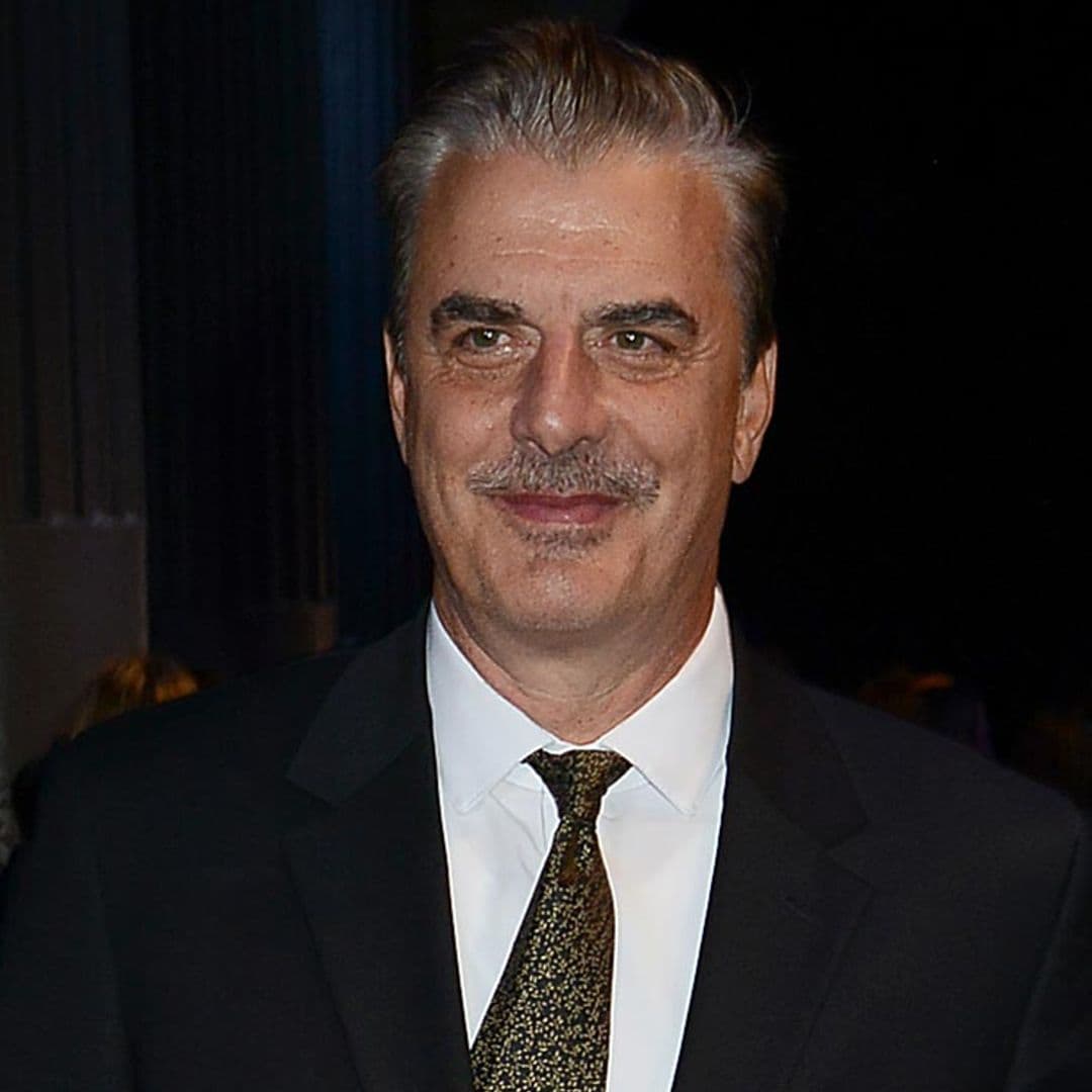 Chris Noth, acusado por una cuarta mujer, sigue negando las supuestas agresiones