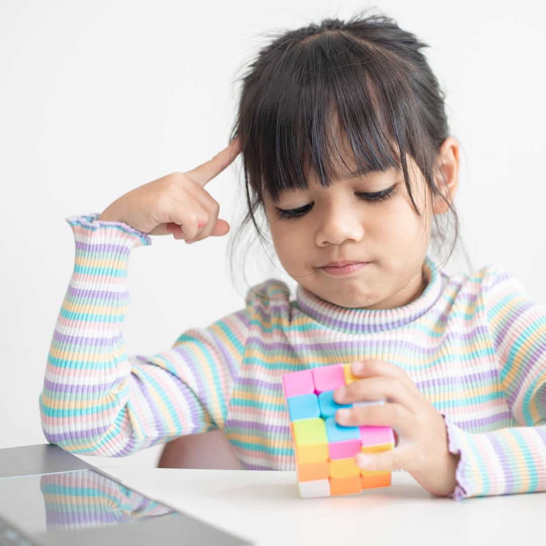 El cubo de Rubik: ¡más que un juego! Descubre cómo potencia el cerebro de tus hijos