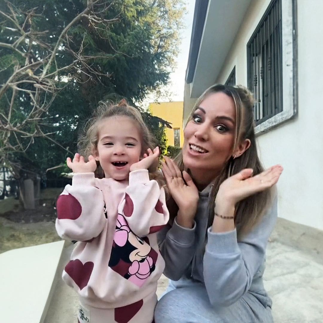 ¡Una pequeña artista! El divertido vídeo de Yanay, hija de Edurne, cantando el 'Cumpleaños feliz' a su bisabuela