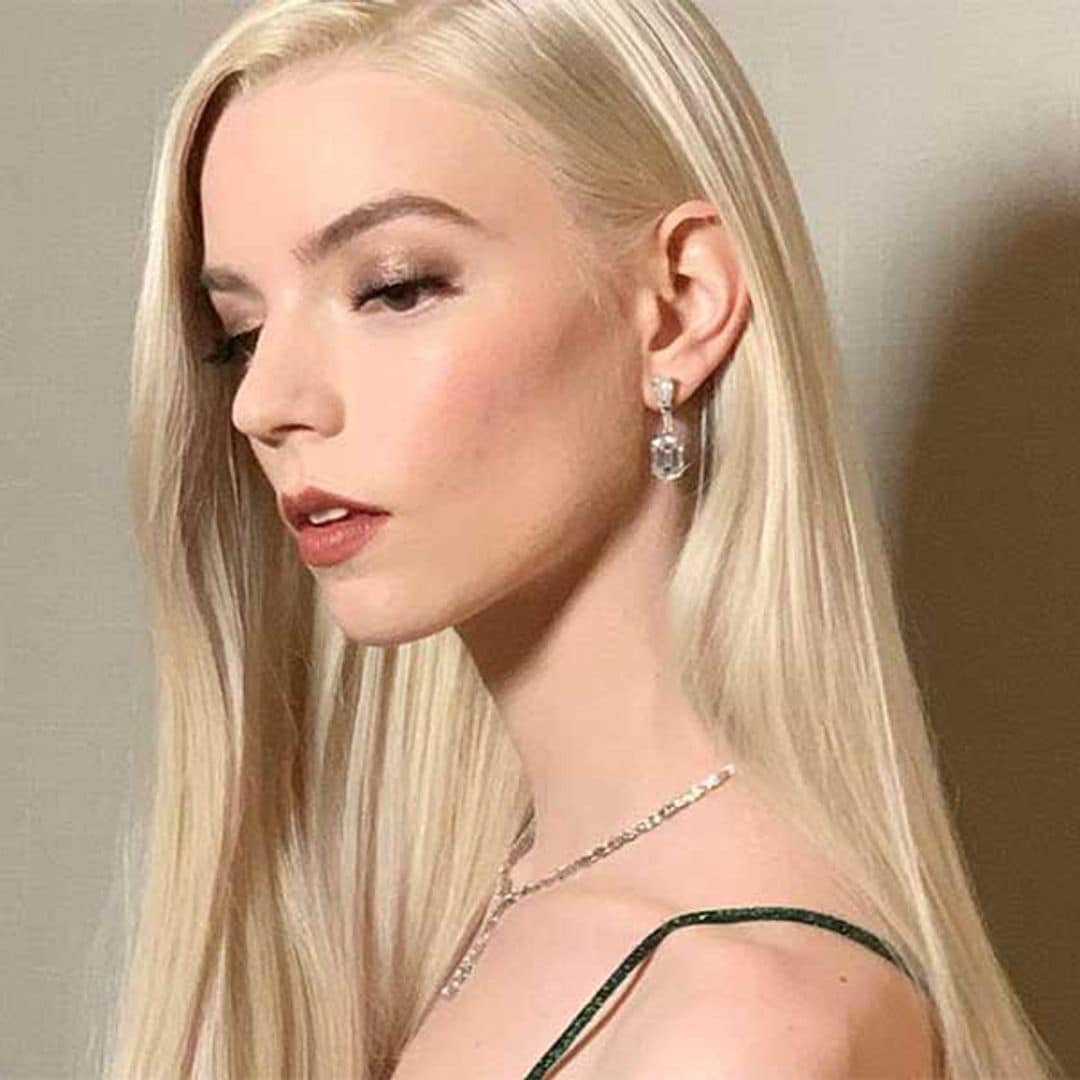 Escote de vértigo y acabado brillante: Anya Taylor-Joy y su increíble vestido 'Hollywood dorado'