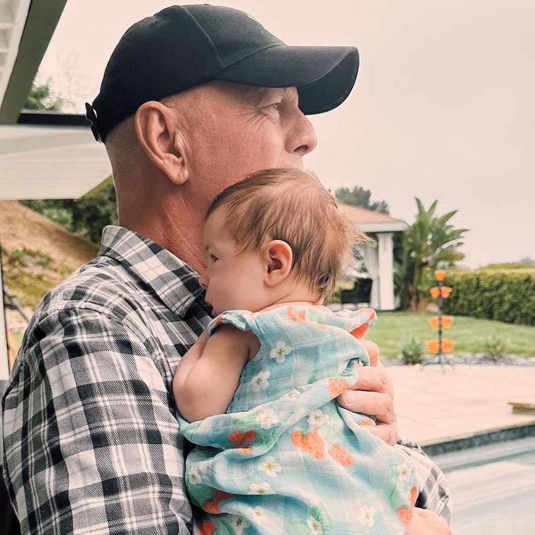 Bruce Willis posa por primera vez con su nieta, la hija de Rumer Willis