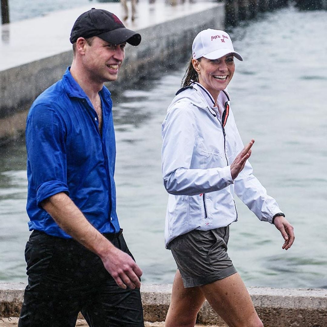 ¡Calados hasta los huesos! Los duques de Cambridge compiten en una regata de vela bajo la lluvia en Bahamas