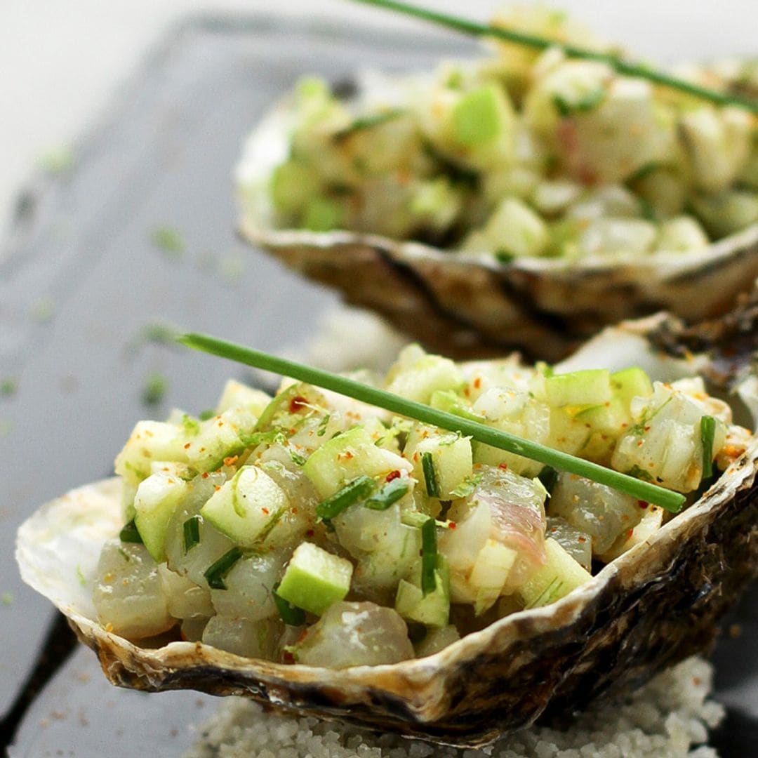 Ostras con tartar de lubina