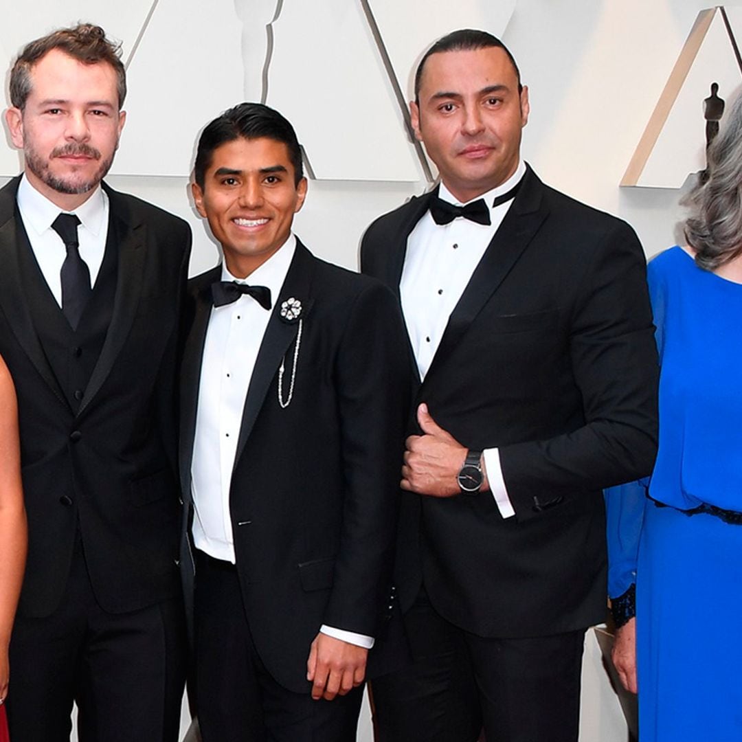 Jorge Antonio Guerrero desfila con el elenco de 'Roma' en la alfombra roja de los Oscar