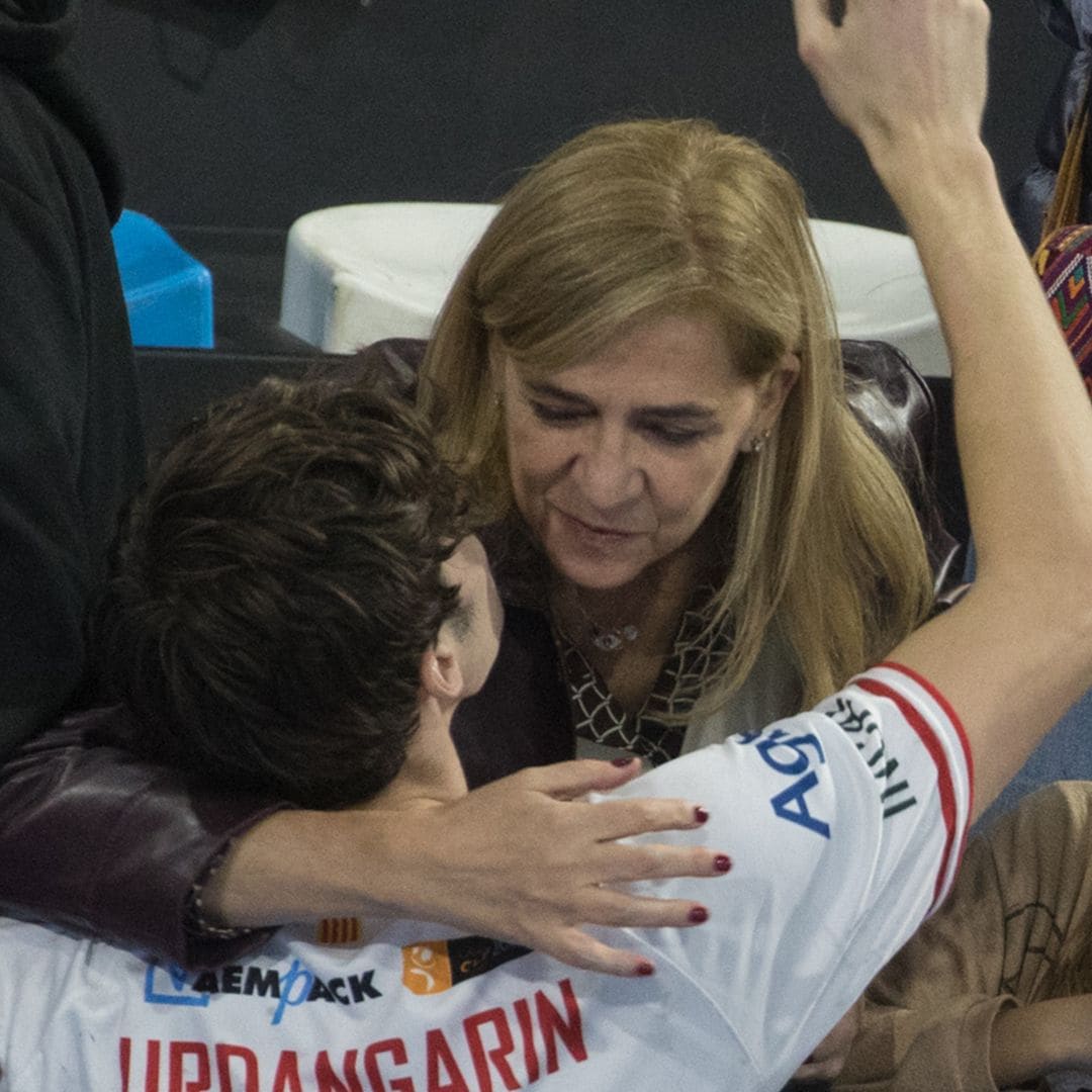 Pablo Urdangarin celebra su cumpleaños con un emocionante partido y un cariñoso abrazo de su madre